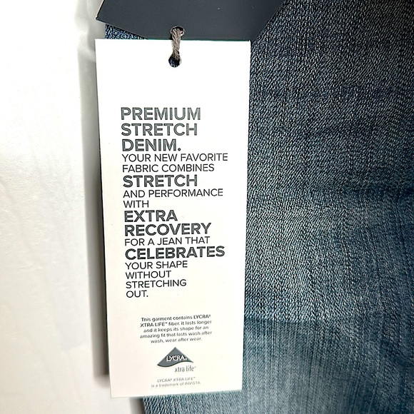 Don’t miss OUT 👀! NWT - fresh pair of skinny 👖 anyone? These are premium ultra - Picture 7 of 16